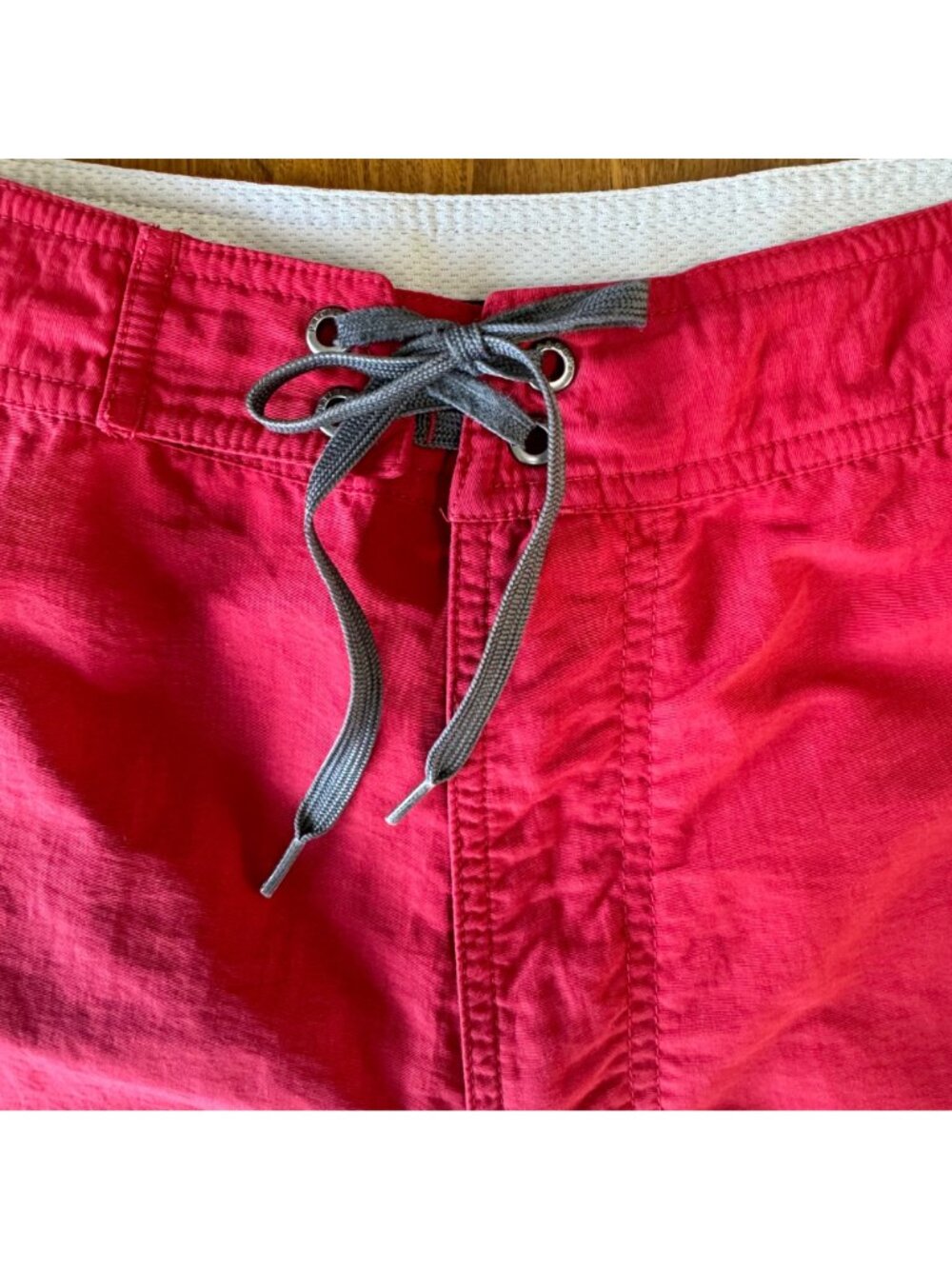 PATAGONIA Board Shorts Mens 34 Red Swim Trunks Lined Surf Boardshorts - Picture 3 of 9